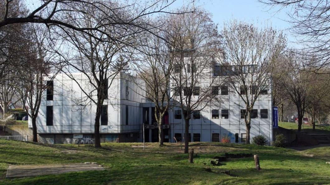 rozgebouw.jpg