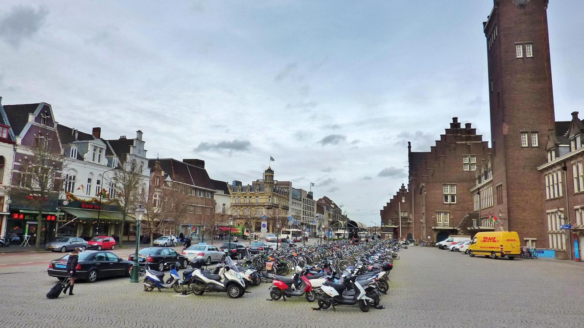 stationsplein.JPG
